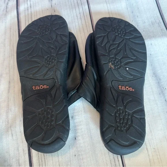 TAOS Gift 2 Black Leather T-Post Thong Slide Low Heel Sandals Size US 11 EU 42 - Picture 6 of 9